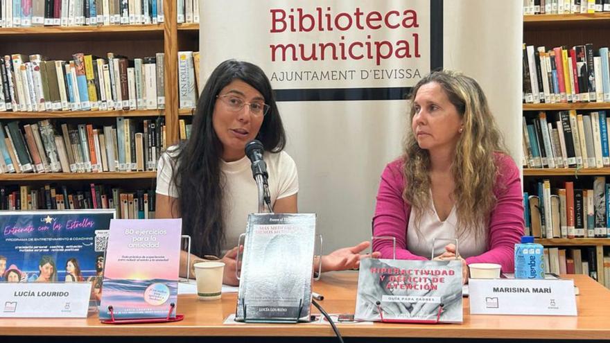 Lucía Lourido y Marisina Marí, durante la presentación. | DI