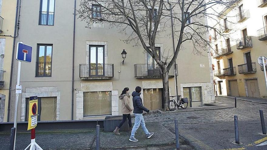 L&#039;edifici del carrer Bellaire, cantonada amb el de La Barca, on s&#039;obrirà «La Comuna»