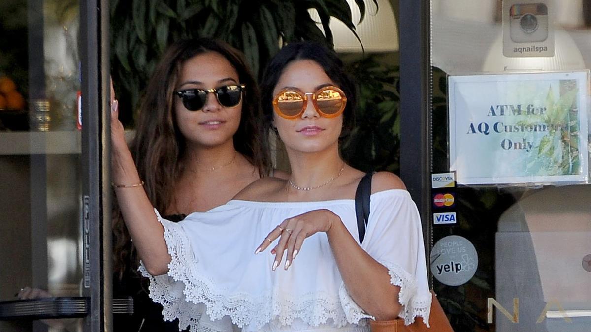 Las claves del look ochentero de Vanessa Hudgens