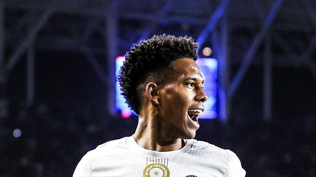 Estevao anotó el primer tanto del Chelsea ante el Qarabag