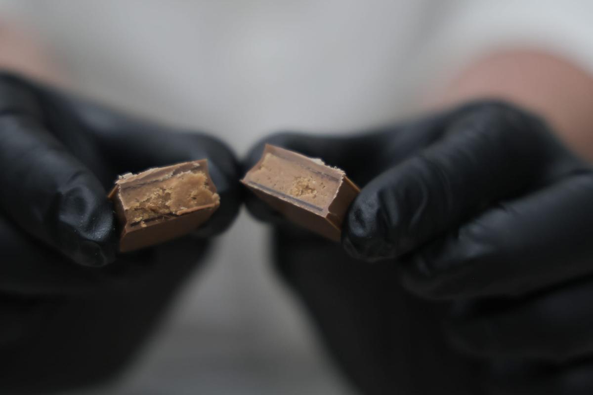 Chocolate relleno confeccionado por Alba.