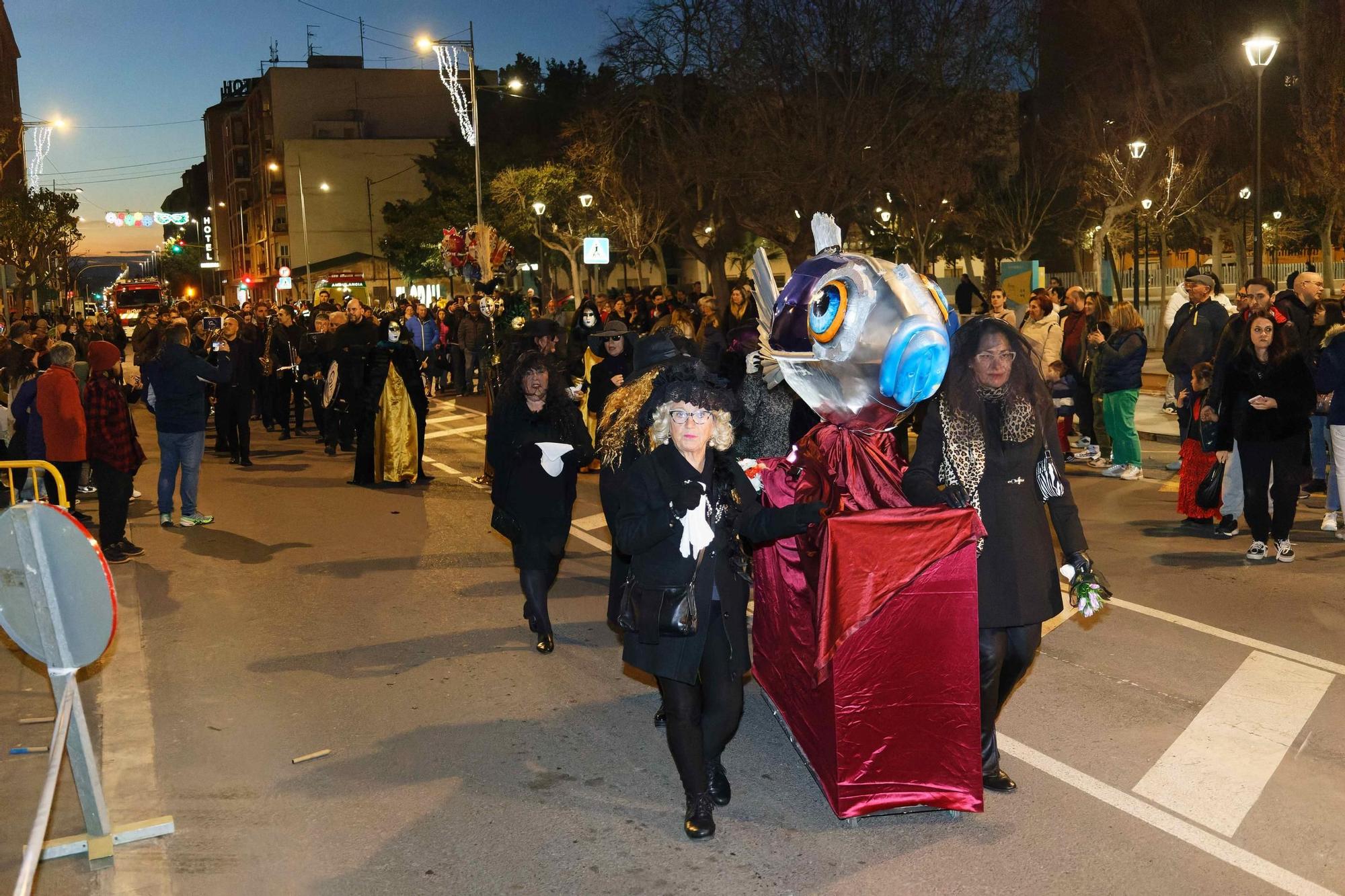 El Grau se despide del Carnaval con el Entierro de la Sardina