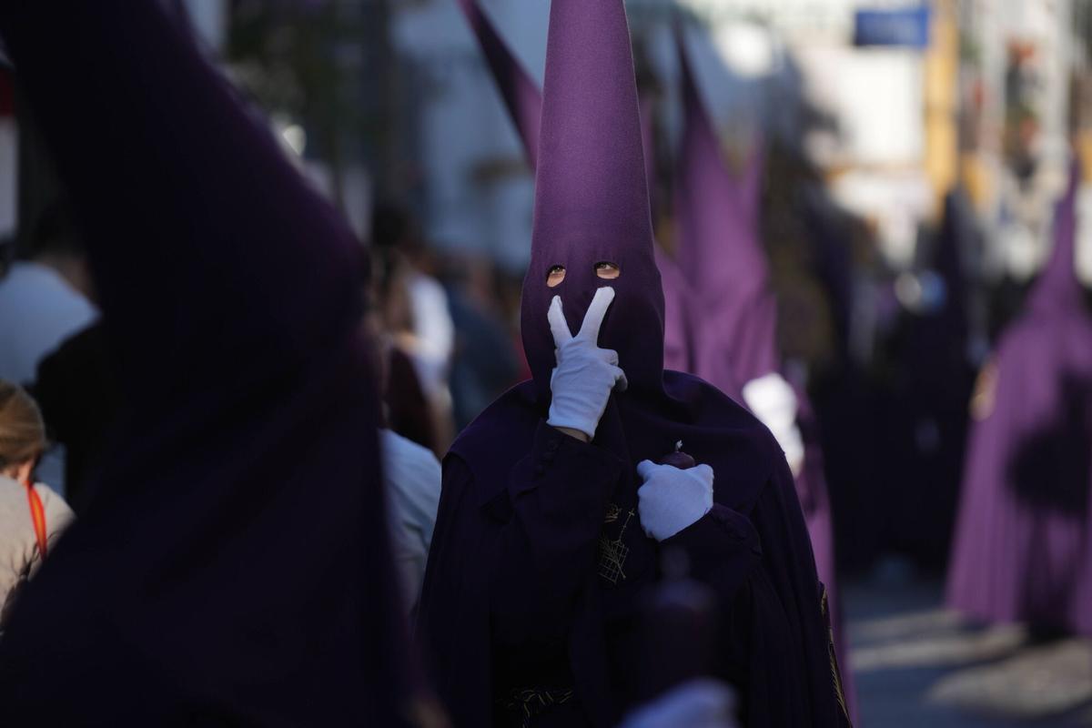La procesión, por el barrio de San Lorenzo La procesión, por el barrio de San Lorenzo