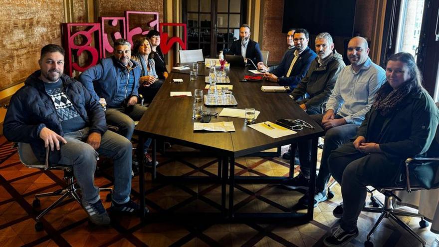 Los asistentes al encuentro, en la Casa Paquet. |