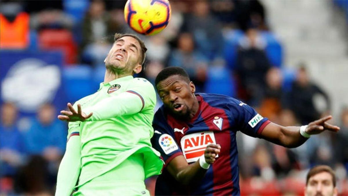 Ocho goles... y reparto de puntos entre Eibar y Levante