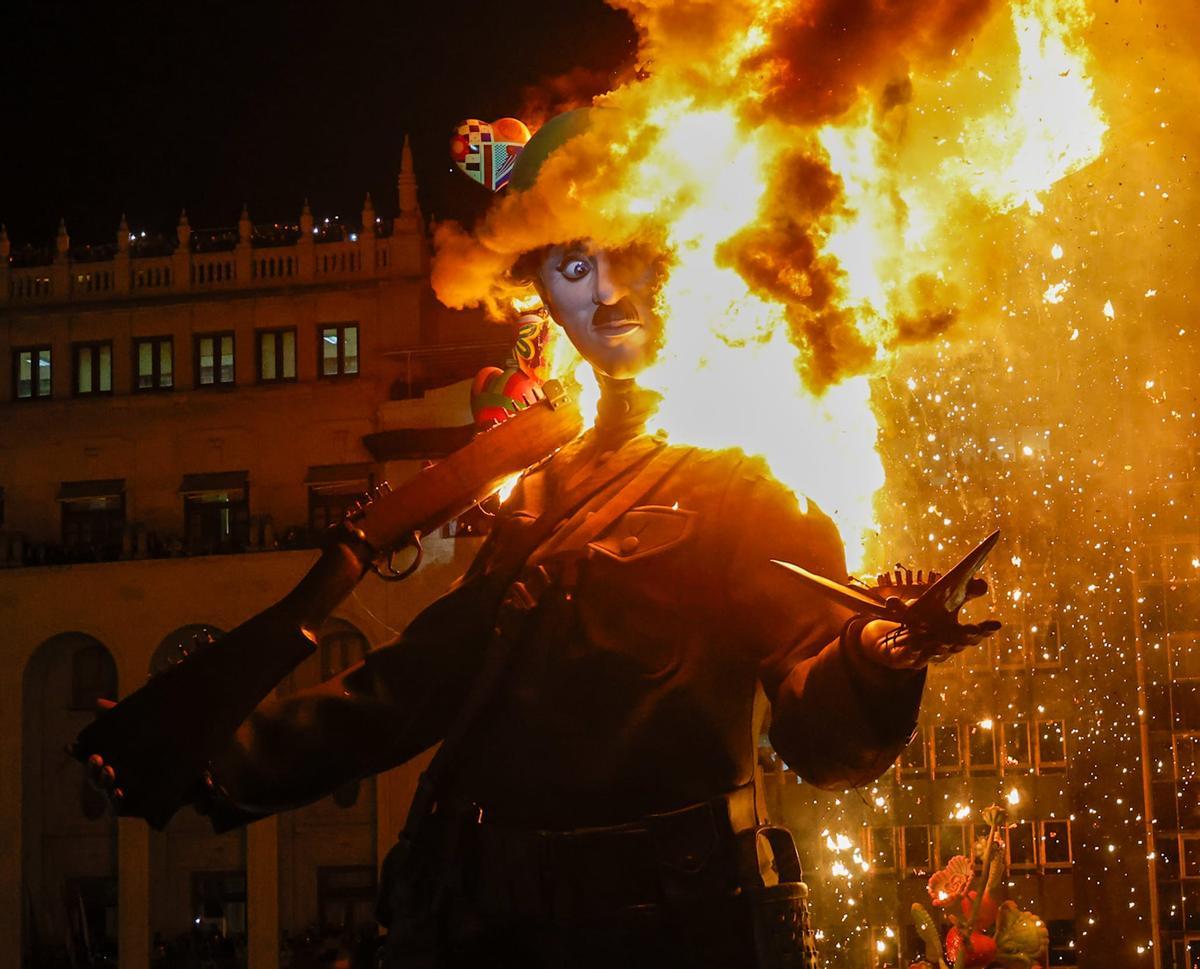Cremà 2026: Así ha ardido la Falla del Ayuntamiento