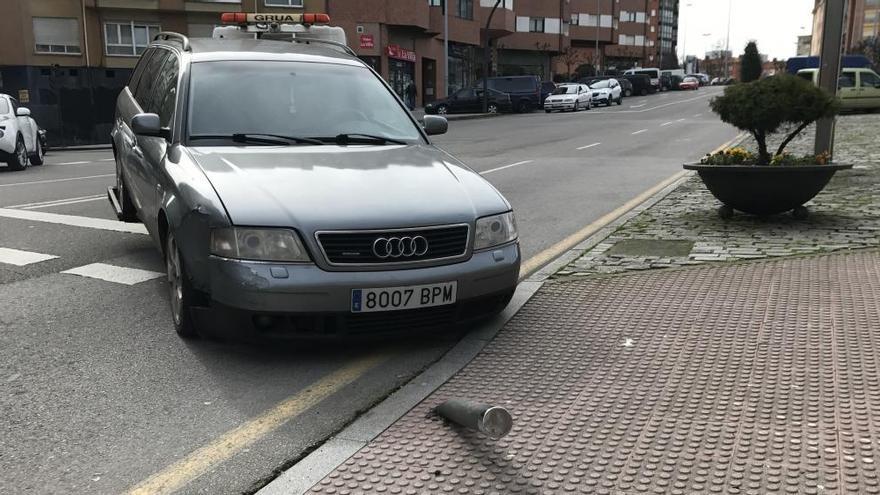 Un conductor sufre una crisis y pierde el control de su coche en Pruneda