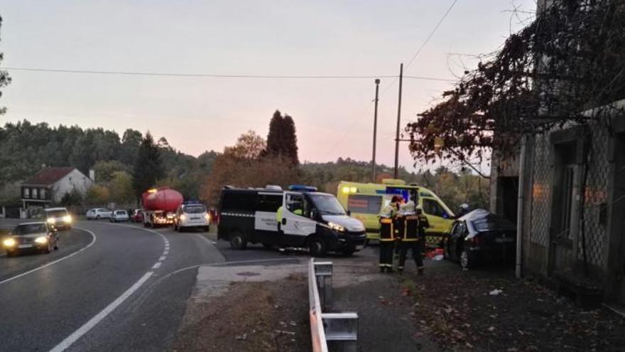 Una joven de 20 años muere en un accidente en A Estrada