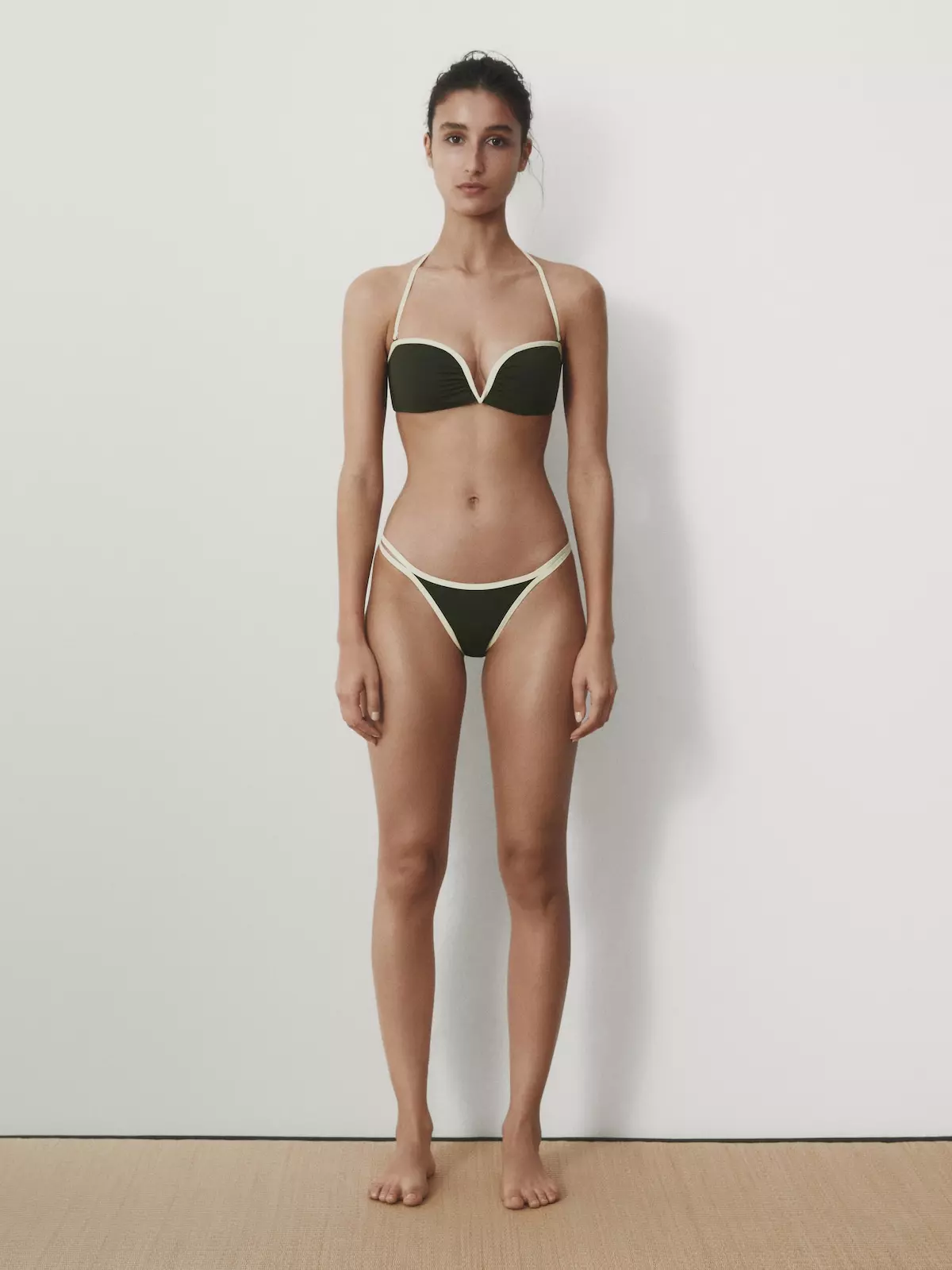 Bikini bicolor: la armonía en los colores