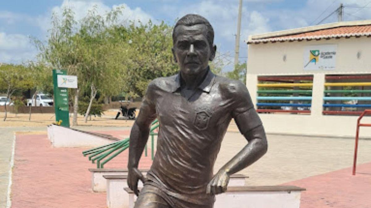 La estatua de Dani Alves en Juazeiro (Brasil), su ciudad natal