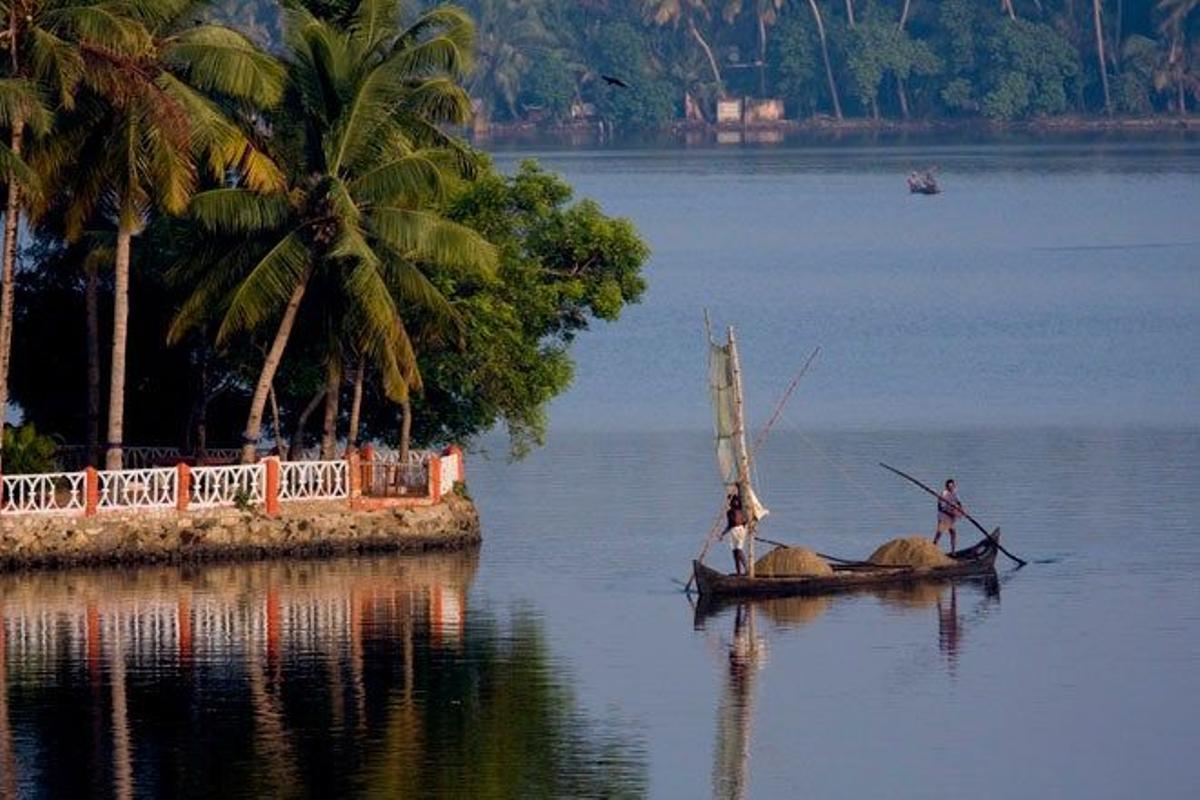 Lago Ashtamudi, en el distrito de Kollam, Kerala.