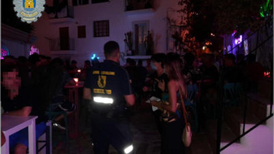 La Policía Local controló el fin de semana los locales de ocio nocturno de la ciudad. Foto: Ayto de Ibiza