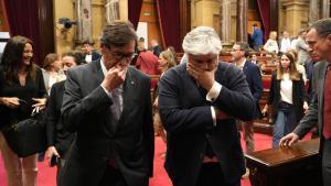 El president, Salvador Illa, y el líder de Junts en el Parlament, Albert Batet, esta semana en el Parlament.