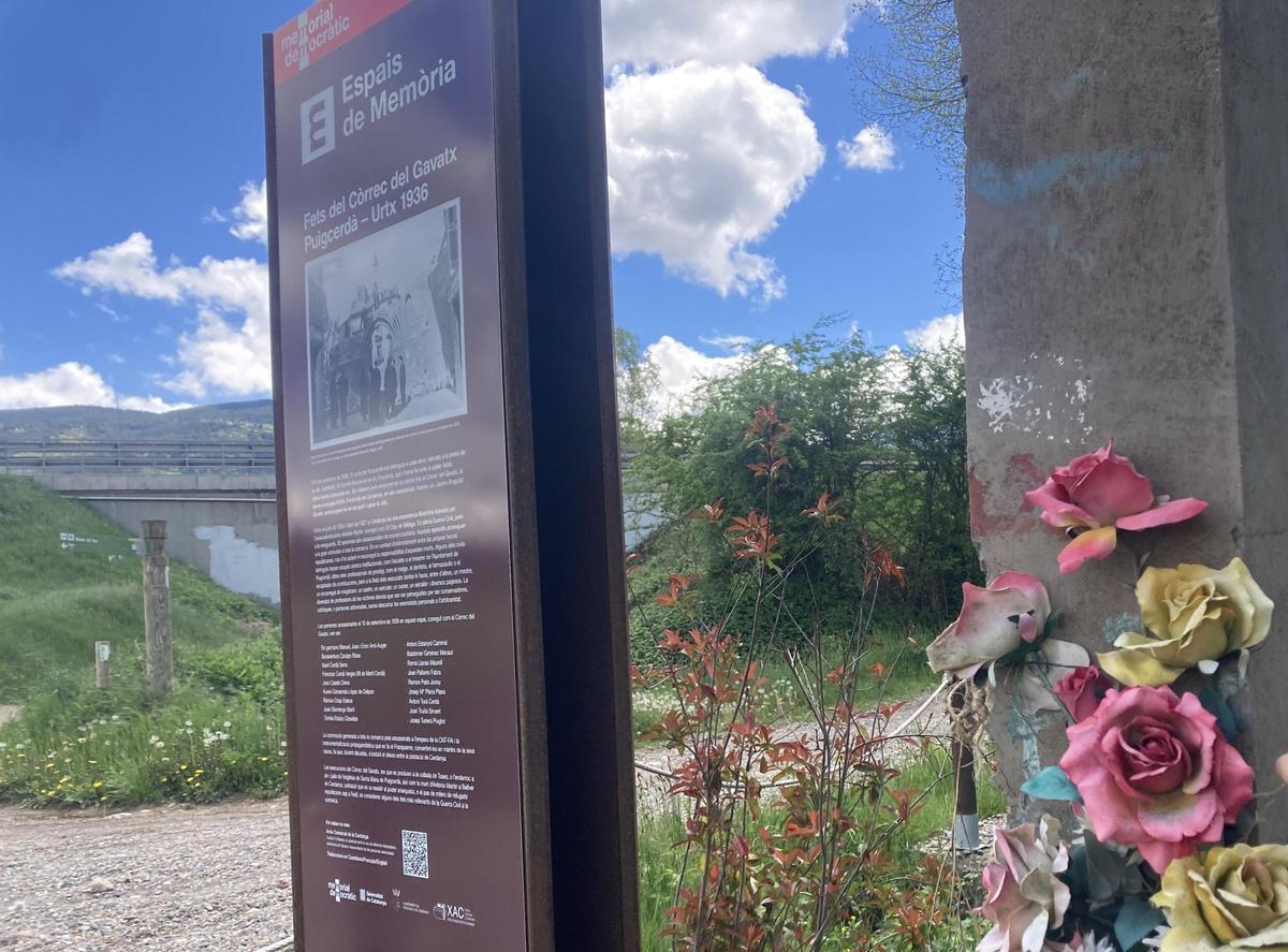 Les flors a la creu i el monòlit, aquesta setmana