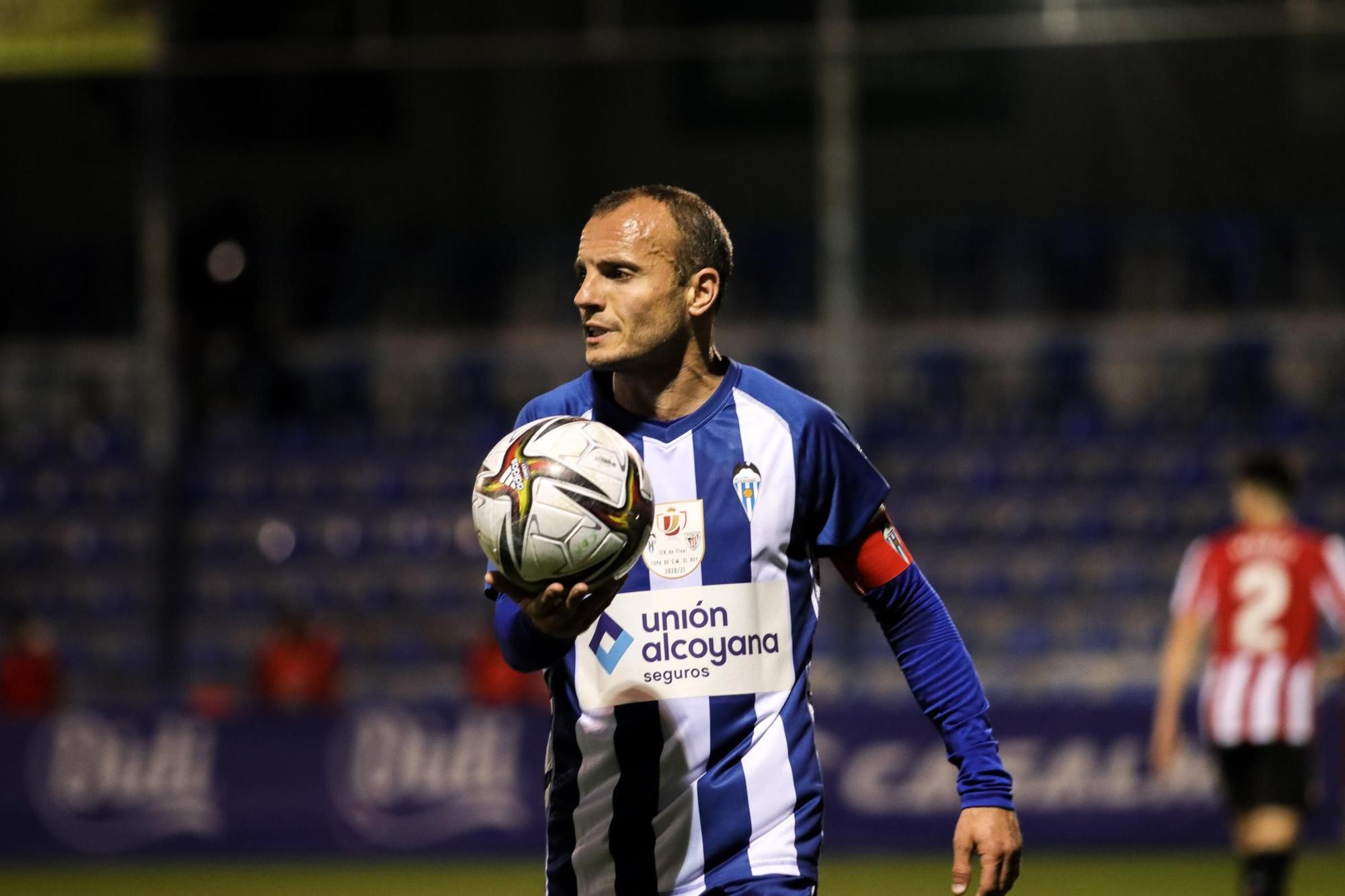 El supercampeón sufre en Alcoy (Alcoyano 1 - Athletic 2)