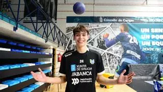 «Otros equipos fichan, pero el Cangas y Moyano apuestan por los jóvenes»