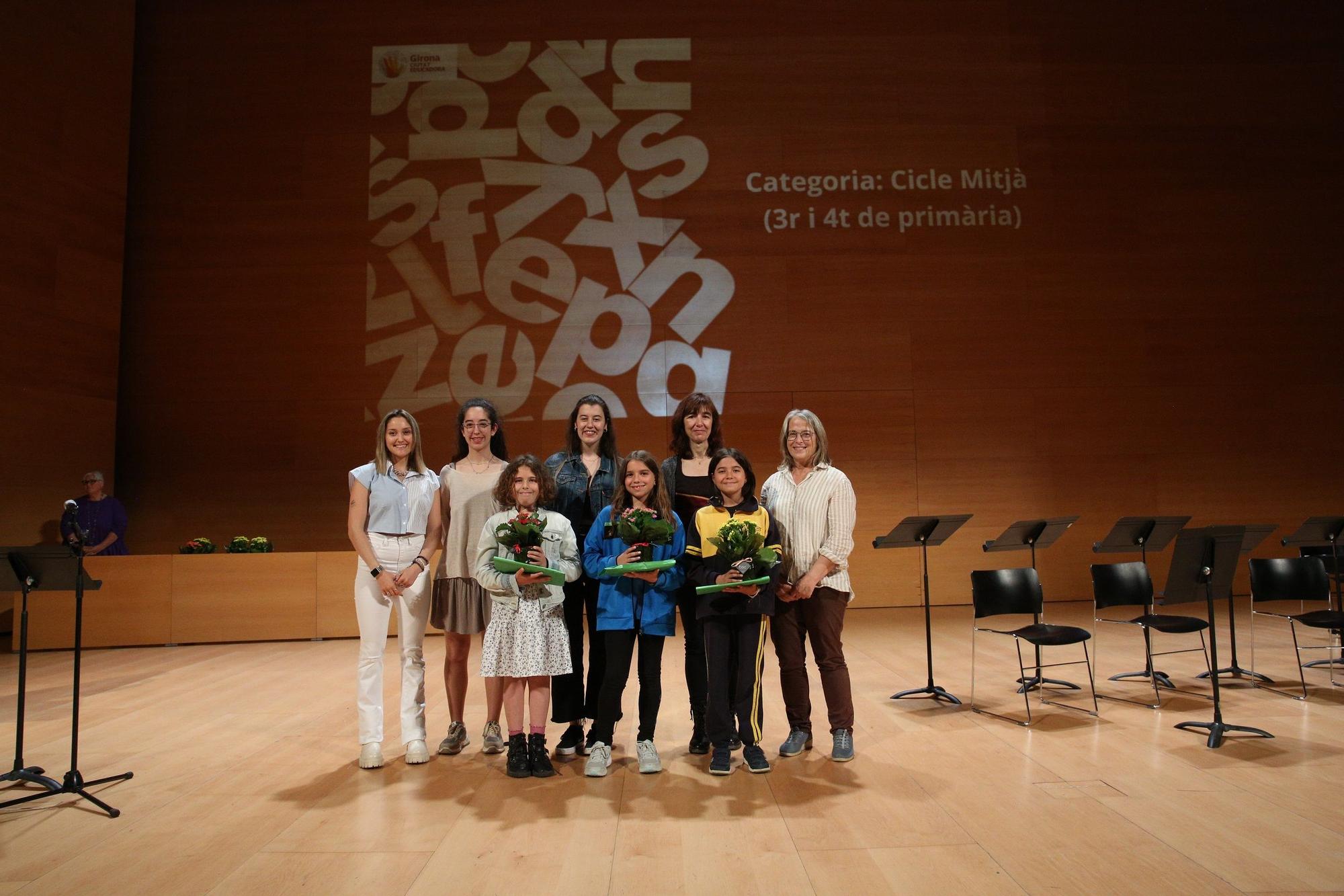 Girona lliura els premis escolars dels concursos de promoció de la lectura i l'escriptura