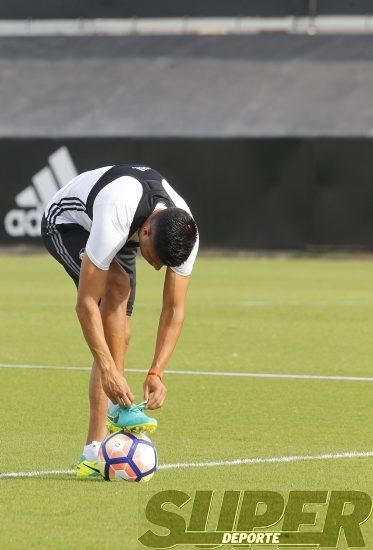 Caras largas tras perder ante el Betis