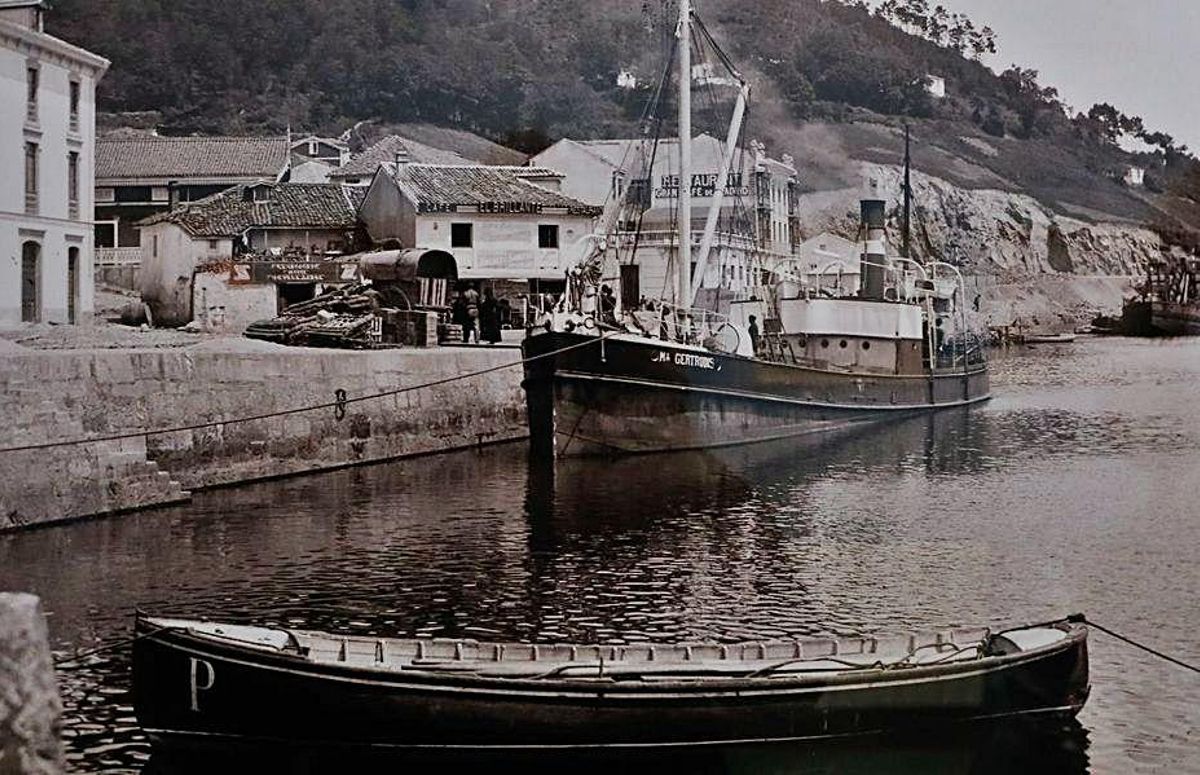 El vapor “María Gertrudis”, atracado en San Esteban, allá por 1925.