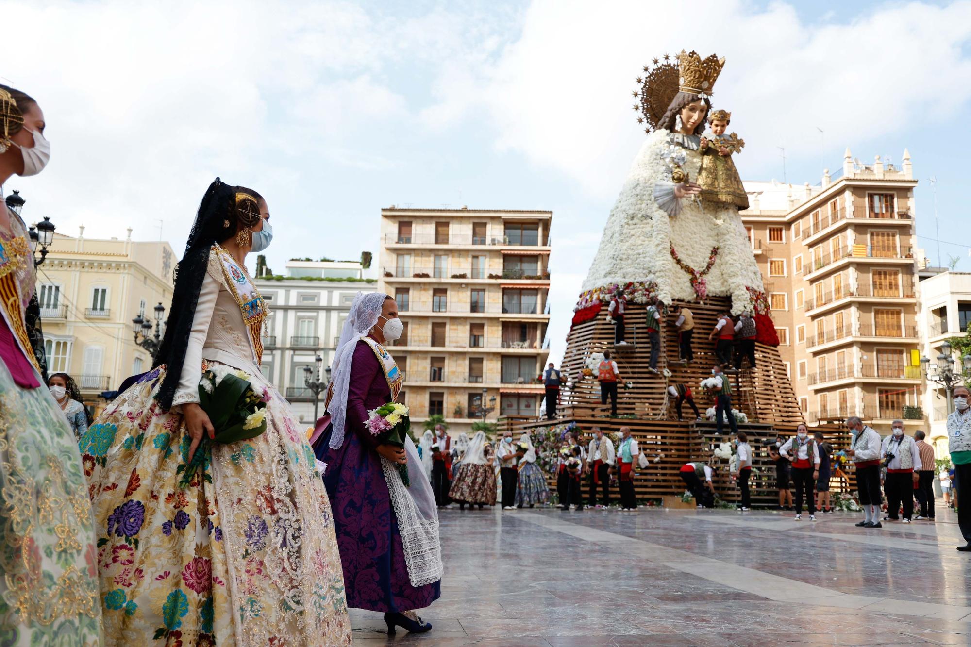 Búscate en el segundo día de Ofrenda por la calle Caballeros (entre las 17.00 y las 18.00 horas)