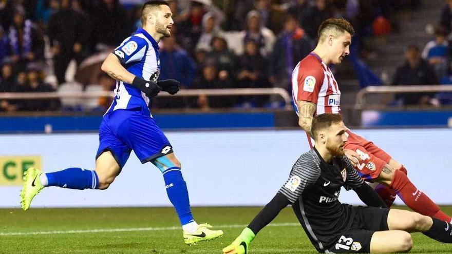 Florin Andone, tras marcar frente al Atlético de Madrid.