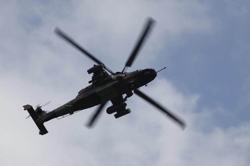 Ensayo de los aviones y helicópteros que participarán en el Festival Aéreo de Gijón