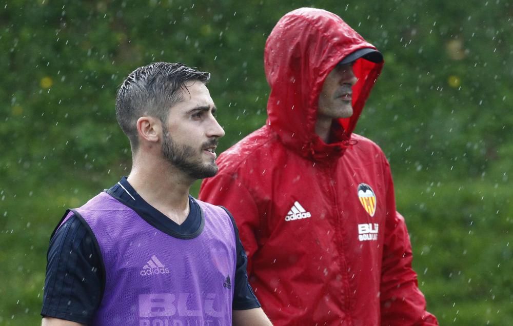 Negredo, uno de los protagonistas del lluvioso día