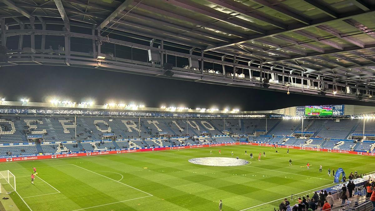 El Estadio de Mendizorroza, antes del Deportivo Alavés-Villarreal