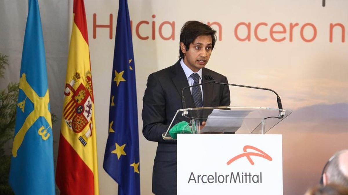 Aditya Mittal: “Es muy difícil producir acero en España con los precios de la luz”