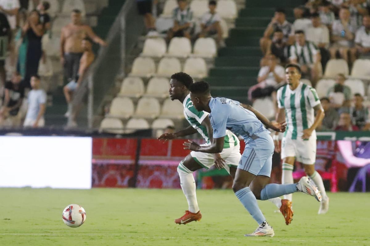 Córdoba CF-Burgos | Las imágenes del partido de Liga Hypermotion en El Arcángel