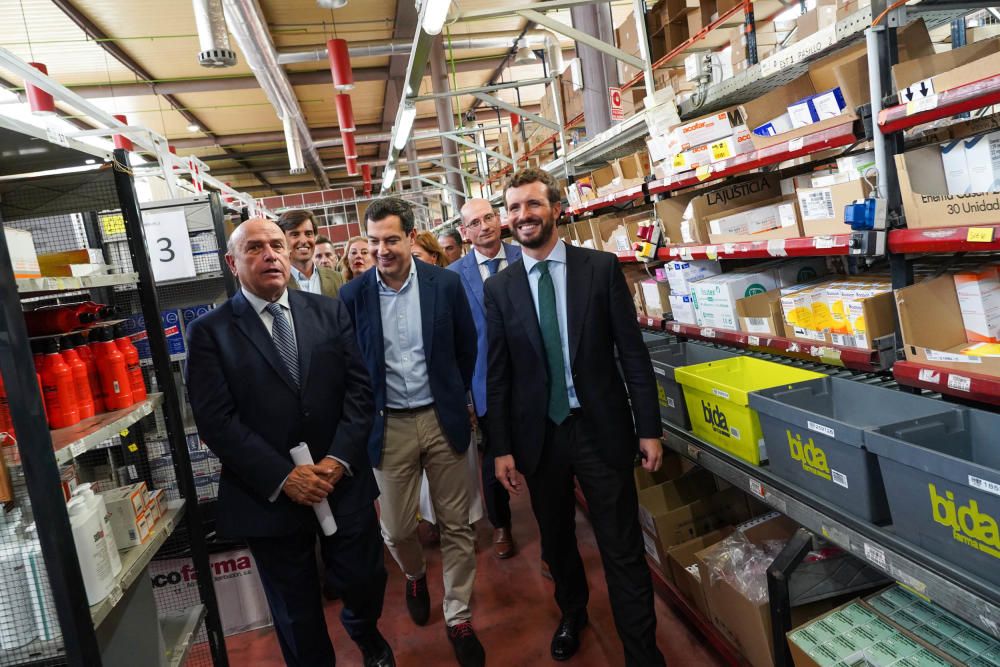 Pablo Casado visita las instalaciones de Bidafarma en Málaga