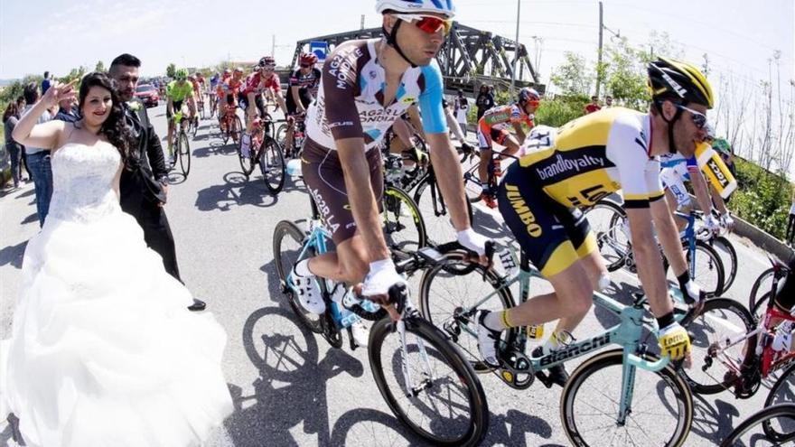 Dumoulin demuestra que va en serio en el Giro
