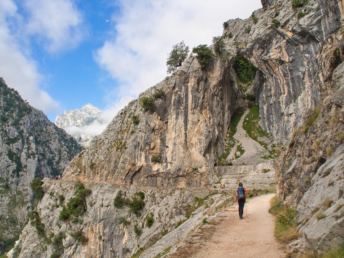 La impresionante ruta que une dos comunidades a pie.