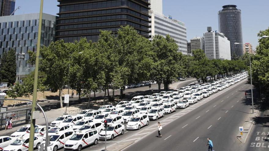 Taxistas de Madrid en el paseo de la Castellana.