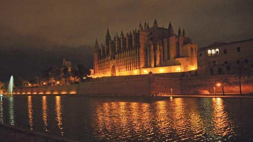 So sah die Kathedrale vergangenes Jahr zur Earth Hour aus.