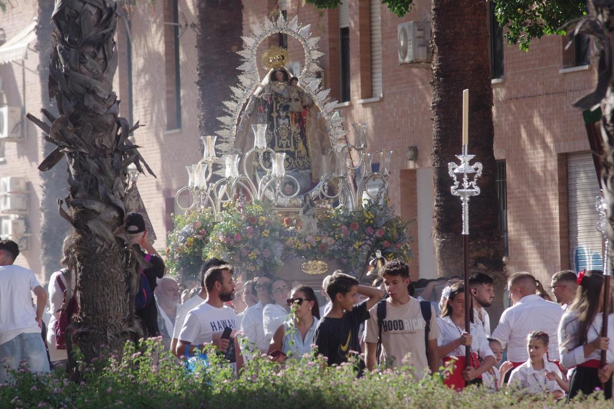 Procesión de la Virgen del Carmen del Litoral, desde la parroquia del Salvador, en Málaga