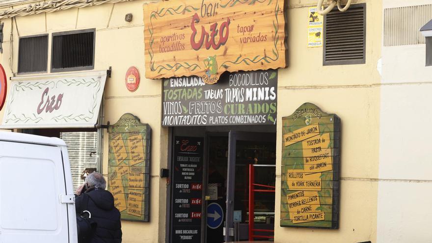 Vídeo | El bar Erzo baja la persiana de forma definitiva tras más de 60 años abierto
