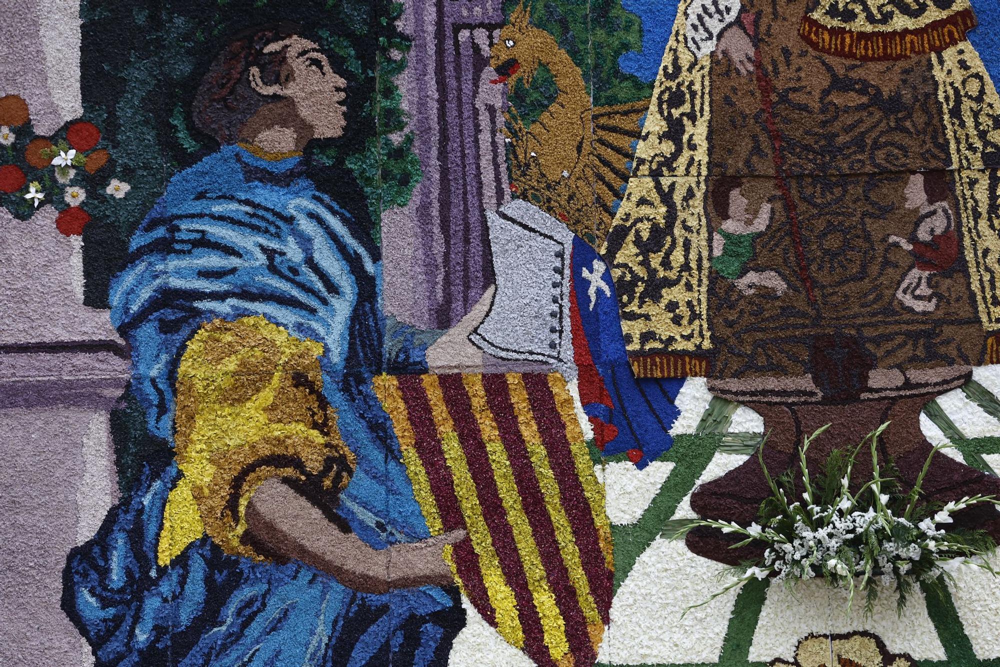 El tapiz de la Virgen de los Desamparados, al detalle