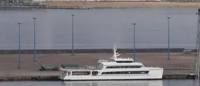 Bill Gates lleva a Gijón uno de sus yates para repararlo en Armón