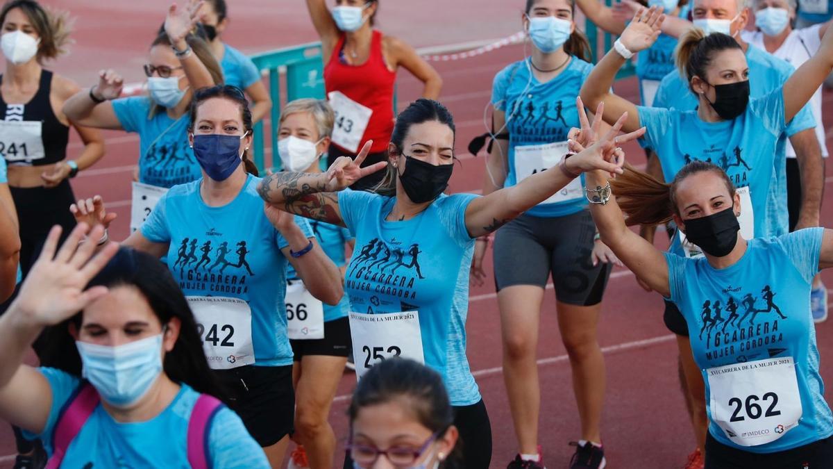 Participantes en la pasada edición de la Carrera de la Mujer.