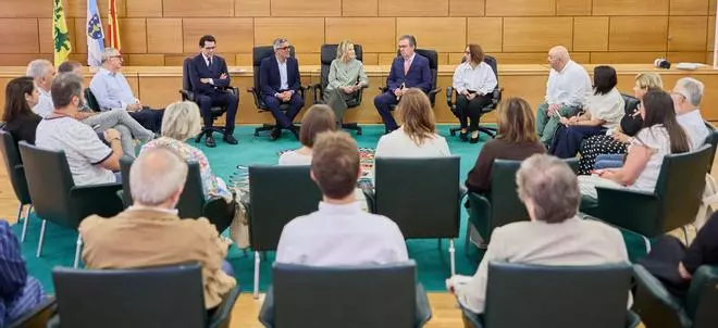 Carballo e a Fundación Amancio Ortega selan un acordo histórico polo benestar social