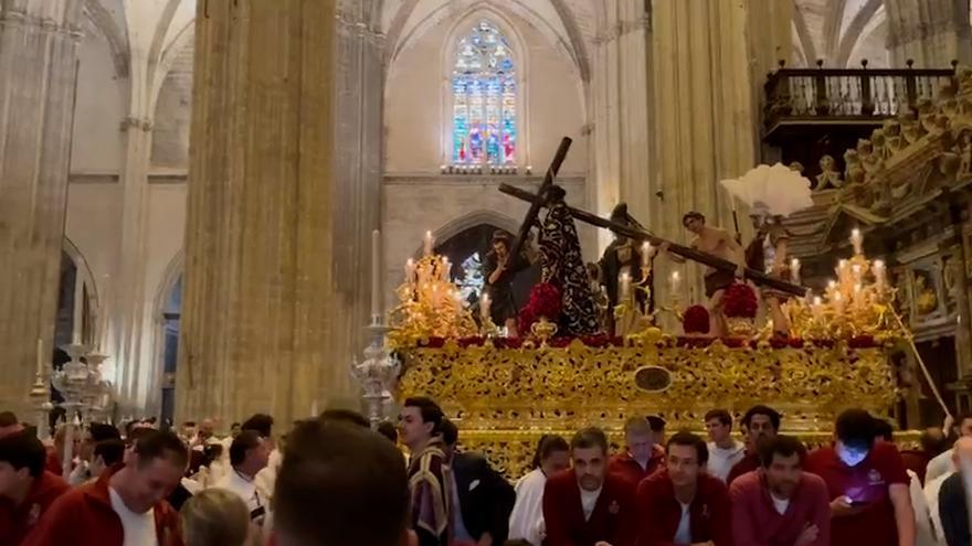 Domingo de Ramos: Misterio de La Paz en el interior de la Catedral