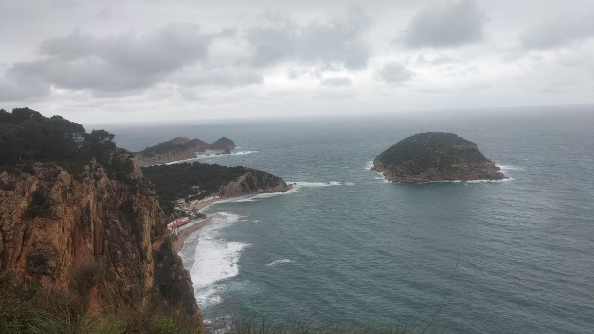 El litoral del Portitxol y l&#039;Illa, desde el mirador de la Falzia