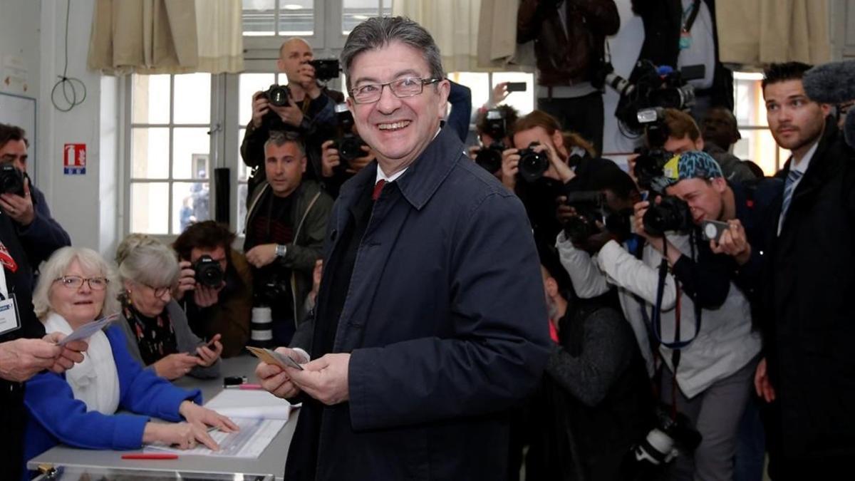 Mélenchon vota en París