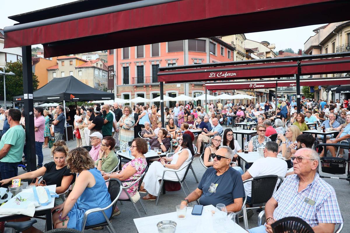 Así fue el pregón de las fiestas de Pola de Laviana, con Adrián Barbón, presidente del Principado Así fue el pregón de las fiestas de Pola de Laviana, con Adrián Barbón, presidente del Principado