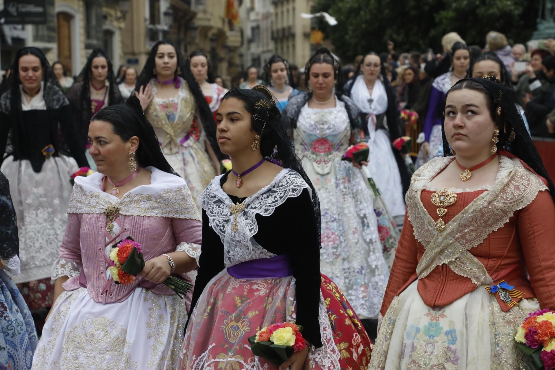 Búscate en el primer día de Ofrenda por la calle Quart (entre las 115.30 y las 17.00 horas)