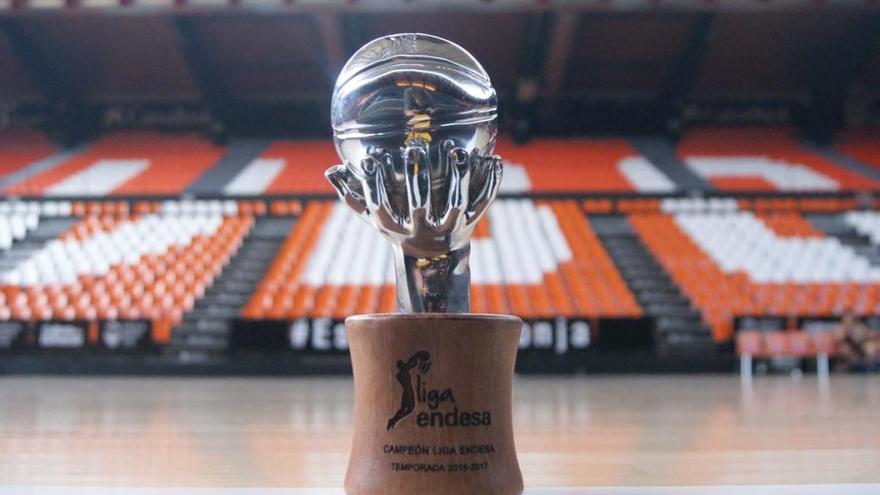 El Valencia Basket pone a la venta la réplica del trofeo de Campeones de Liga