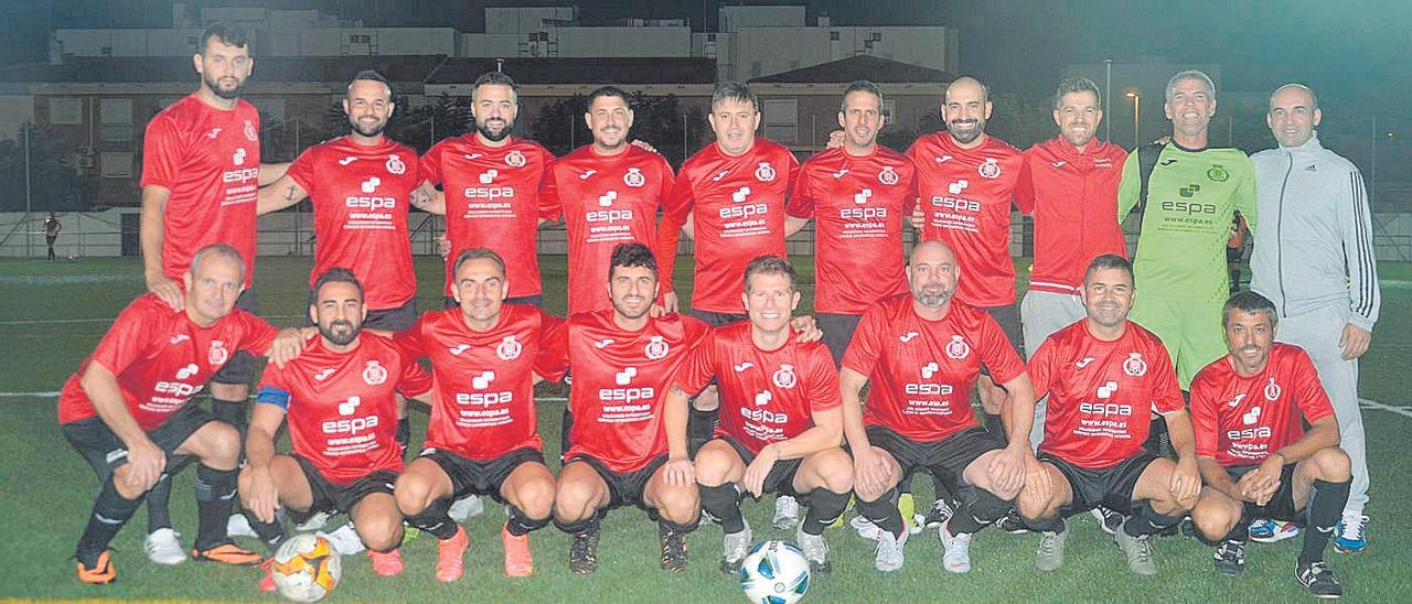 El Moncofa está formado por Adrián Godoy, Franc Martí, Ricardo Rodríguez, Vicente Martí, Toni Bernal, Juan Antonio Jorques, Guillermo Vivas, Vicente Ferrer, Víctor Canós y Guillermo Torrijos (de pie); Pascual Franch, Javier Arnau, Héctor Font, José Luis Isách, Francisco Navarro, Antonio Jiménez, Germán Vivas y Javier Mechó (agachados).