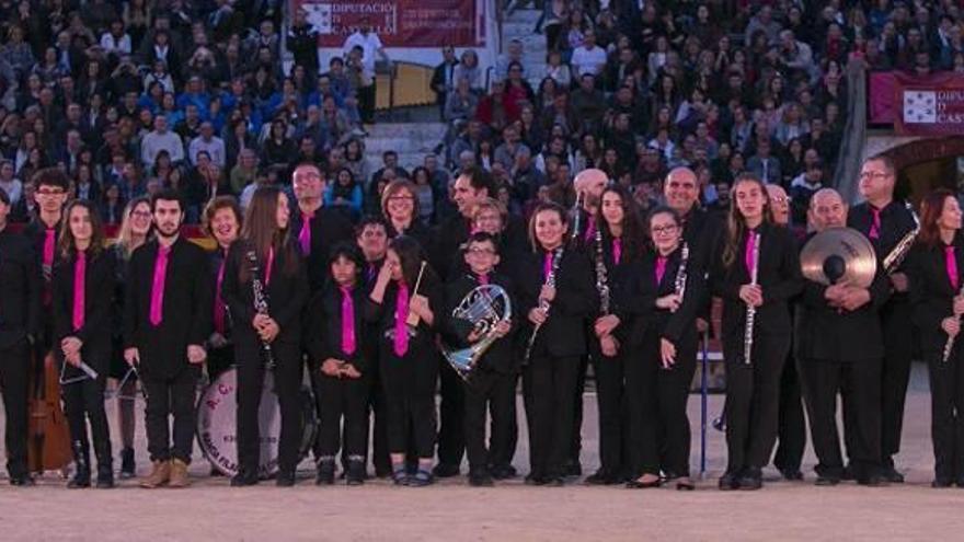 Una foto cedida por la familia en la Plaza de Toros de Castellón, donde contribuyeron a obtener uno de los dos récords mundiales que estaban previstos.