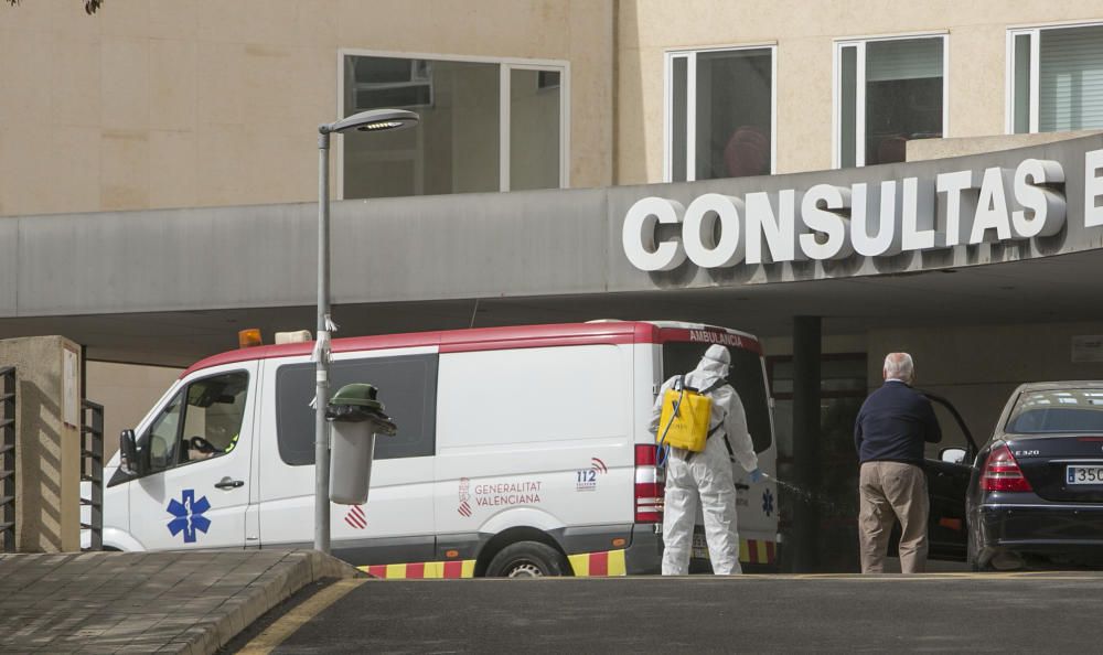 Trabajos de la UME en la Estacion de Renfe, Luceros y Hospital General de Alicante